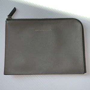 Want Les Essentiels de la vie small pouch